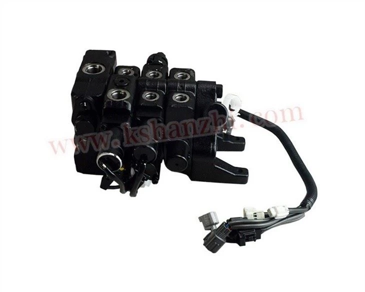 8FD20-25 Hydraulic Control Valve 3 Spools, 67620-26651-71